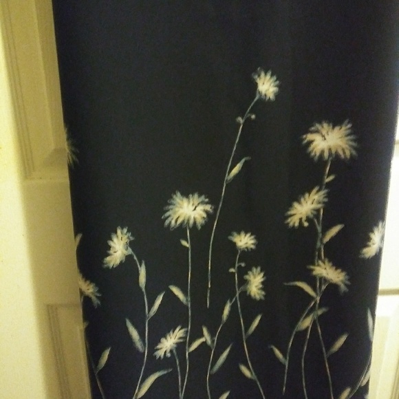 Dress - Picture 4 of 5